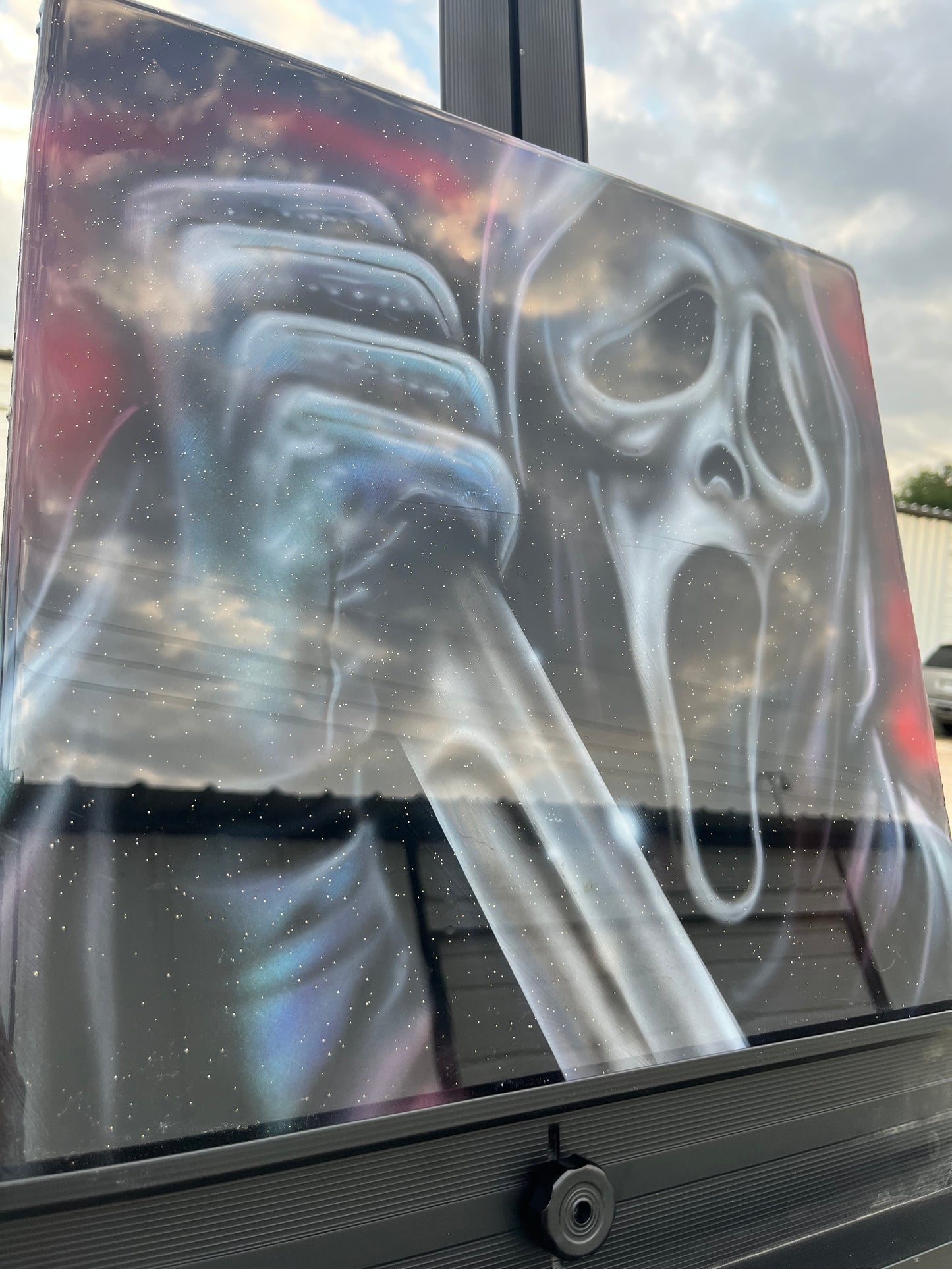 Scream knife